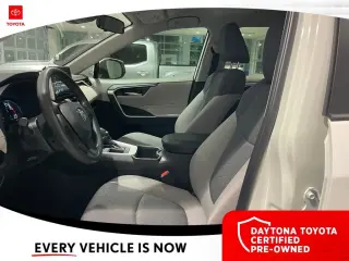 Toyota RAV4 2024 XLE 4p SUV