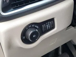 Chrysler Pacifica Plug-In Hybrid 2024 Select Miniván 4p.