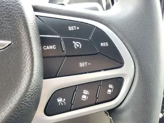 Chrysler Pacifica Plug-In Hybrid 2024 Select Miniván 4p.