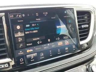 Chrysler Pacifica Plug-In Hybrid 2024 Select Miniván 4p.