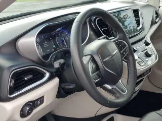 Chrysler Pacifica 2024 Touring L 4dr Mini-Van