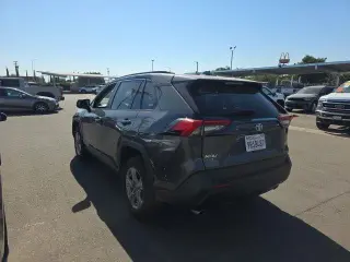 Toyota RAV4 2025 XLE 4p SUV