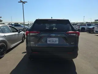 Toyota RAV4 2025 XLE 4p SUV