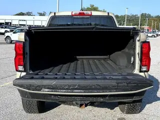 Chevrolet Colorado 2023 4x4 ZR2 4p Cabaína de Tripulante 5 pies ST