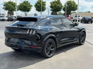 Ford Mustang Mach-E 2023 AWD Premium 4dr SUV