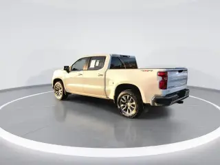 Chevrolet Silverado 1500 2024 4x4 LT 4p Cab de Tripulación 5.8 pies CB con 2FL