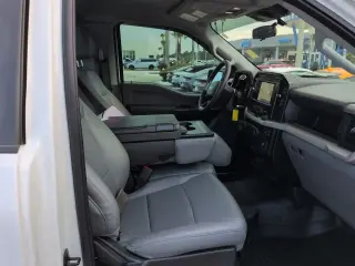 Ford F-150 2023 4x2 XL 2p Cab Estándar 6.5 pies SB