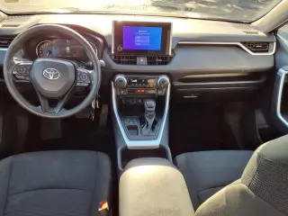 Toyota RAV4 2025 LE 4p SUV