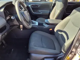 Toyota RAV4 2025 LE 4p SUV