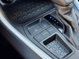 Toyota RAV4 2025 LE 4p SUV