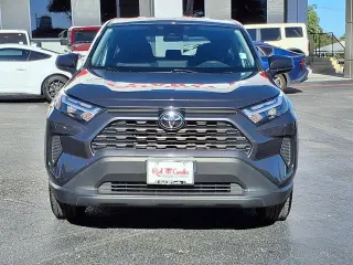 Toyota RAV4 2025 LE 4p SUV