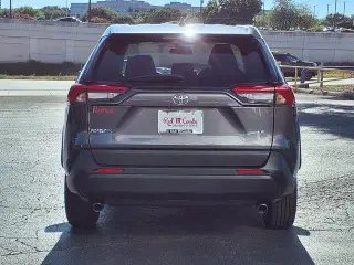 Toyota RAV4 2025 LE 4p SUV