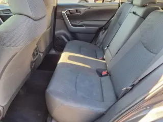 Toyota RAV4 2025 LE 4p SUV