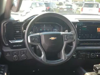 Chevrolet Silverado 1500 2023 4x4 LTZ 4p. Cabina de Tripulante 5.8 ft. CB