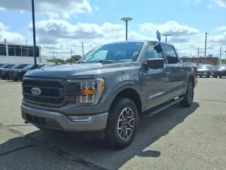 Ford F-150 2022 4x4 XLT 4p SuperCrew 5.5 ft. CA