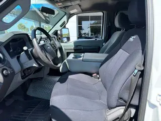 Ford F-350 Super Duty 2016 4x4 XL Cabina y Plataforma 4 Puertas 8 pies LB DRW Pickup