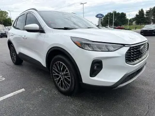 Ford Escape Plug-In Hybrid 2023 Base 4p SUV