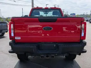 Ford F-350 Super Duty 2023 4x4 XL 2p Cabina Estándar 8 pies LB SRW Camioneta Pickup