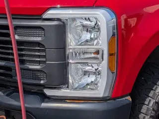 Ford F-350 Super Duty 2023 4x4 XL 2p Cabina Estándar 8 pies LB SRW Camioneta Pickup