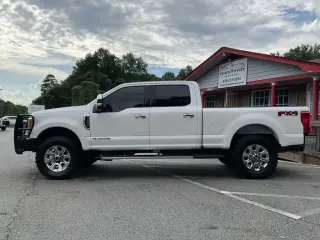 Ford F-250 Super Duty 2017 4x4 King Ranch 4dr Crew Cab 6.8 ft. SB Camioneta