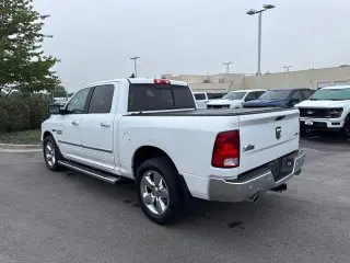 Ram 1500 2016 4x4 Big Horn 4p Camioneta Cabina Completa 5.5 pies ST Camión