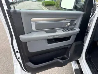 Ram 1500 2016 4x4 Big Horn 4p Camioneta Cabina Completa 5.5 pies ST Camión