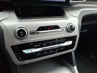 Ford Explorer 2023 AWD XLT 4dr SUV