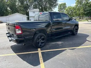 Ram 1500 2019 4x4 Big Horn 4p Cabina Crew 5.6 ft. SB Pickup