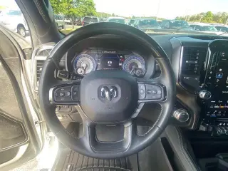 Ram 1500 2022 4x4 Limited 4p Camión Cabina Doble 5,6 pies de caja