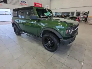 Ford Bronco 2023 4x4 Black Diamond 4p SUV
