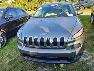 Jeep Cherokee 2017 4x4 Latitude 4p SUV