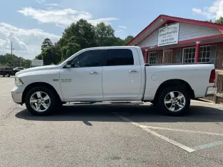 Ram 1500 2013 4x4 SLT 4p Cabina de Tripulación 5.5 ft. Caja Corta Pick-up