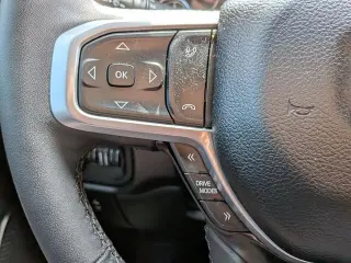 Ram 1500 2025 4x4 Big Horn 4p. Cabina Crew 5,6 pies SBT Camioneta