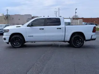 Ram 1500 2025 4x4 Big Horn 4p. Cabina Crew 5,6 pies SBT Camioneta