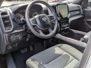 Ram 1500 2025 4x4 Big Horn 4p. Cabina Crew 5,6 pies SBT Camioneta