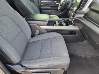 Ram 1500 2020 4x2 Big Horn 4p Camión Cabina Doble 5.6 ft. ST Camioneta