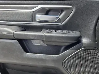 Ram 1500 2020 4x2 Big Horn 4p Camión Cabina Doble 5.6 ft. ST Camioneta