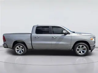 Ram 1500 2020 4x2 Big Horn 4p Camión Cabina Doble 5.6 ft. ST Camioneta