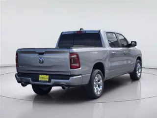 Ram 1500 2020 4x2 Big Horn 4p Camión Cabina Doble 5.6 ft. ST Camioneta