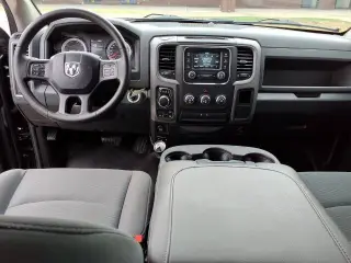 Ram 1500 2016 4x4 Tradesman 4p Camión de Cabina Completa 5.5 ft. SB