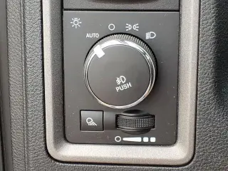 Ram 1500 2016 4x4 Tradesman 4p Camión de Cabina Completa 5.5 ft. SB