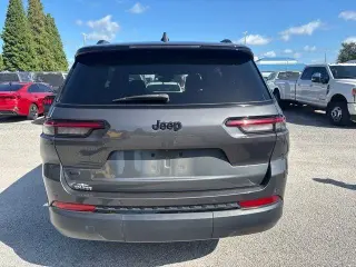 Jeep Grand Cherokee L 2023 4x2 Laredo 4p SUV