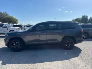 Jeep Grand Cherokee L 2023 4x2 Laredo 4p SUV