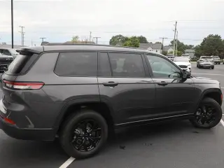 Jeep Grand Cherokee L 2024 4x4 Laredo 4p SUV