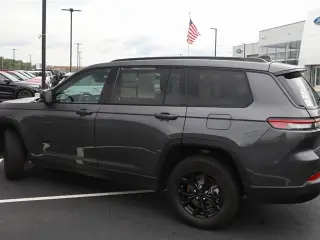 Jeep Grand Cherokee L 2024 4x4 Laredo 4p SUV