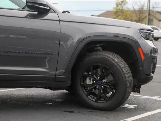 Jeep Grand Cherokee L 2024 4x4 Laredo 4p SUV