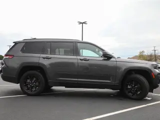 Jeep Grand Cherokee L 2024 4x4 Laredo 4p SUV