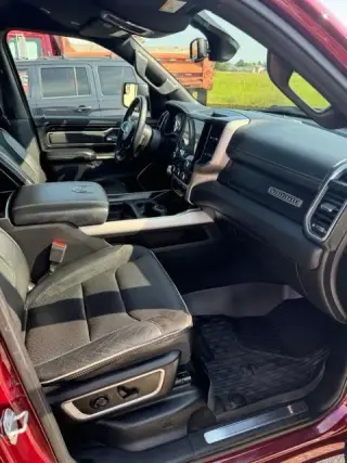 Ram 1500 2019 4x4 Laramie 4p Cabina de Tripulante 5.6 ft. SB Camioneta