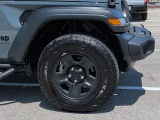 Jeep Wrangler 2025 4x4 Willys SUV 2p