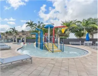 Propiedad en alquiler con 4 dormitorios y 3 baños en Miami